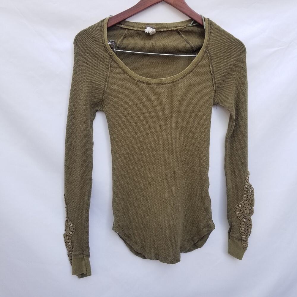 FREE PEOPLE We The Free Army Green Thermal w/Lace Cuffs size Small